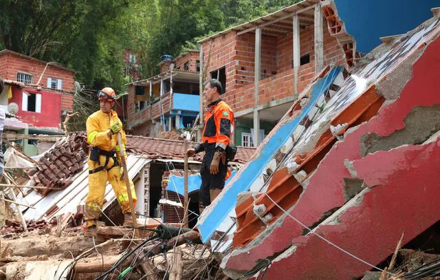 Dia Nacional do Bombeiro: entenda como é a preparação para o resgate de soterrados