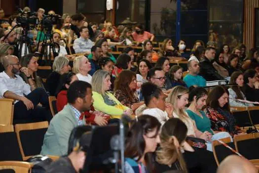 Dia dos Professores: Profissionais da rede municipal de Santo André são homenageados