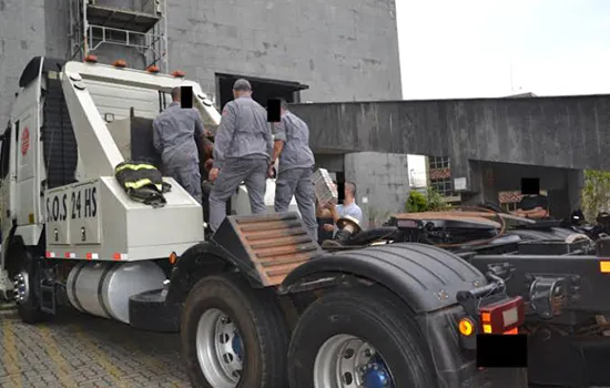 PF prende dois e pega meia tonelada de cocaína em guincho em Diadema (SP)