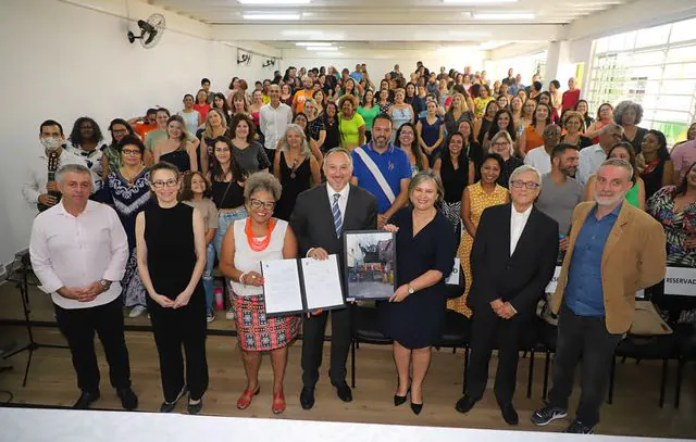 Diadema assina termo de cooperação educacional com Consulado da Itália