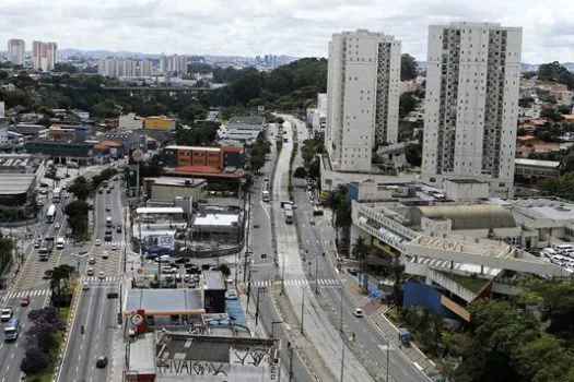 Redução de velocidade na Av. Fábio Eduardo Ramos Esquivel, busca diminuir acidentes