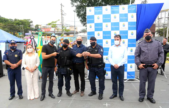 Prefeito de Diadema entrega mais viaturas à GCM