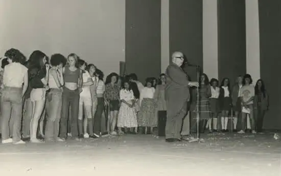 Pró-Memória homenageia professores em nova exposição virtual