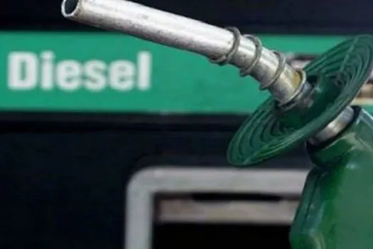 Defasagem do diesel salta para 27,78% com dólar, apesar de queda do petróleo