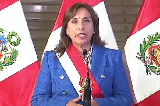 Parlamentares de esquerda do Peru pedem impeachment da presidente