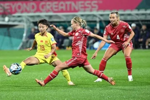 Dinamarca arranca vitória sobre a China com gol aos 44 do 2º tempo