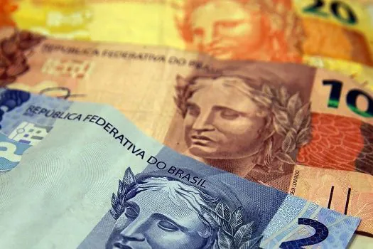 Caixa paga hoje (22)  Auxílio Brasil a beneficiários com NIS final 4