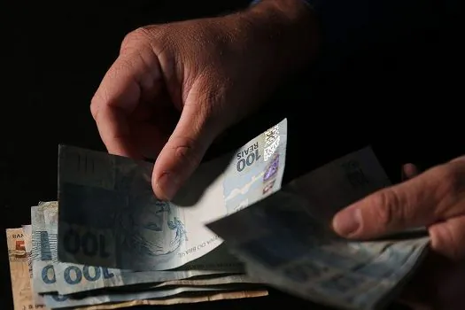 Caixa paga hoje (26) Auxílio Brasil e Auxílio Gás aos beneficiários com NIS 7