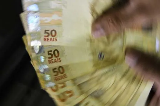 Brasileiros ainda não sacaram R$ 8,56 bi de valores a receber