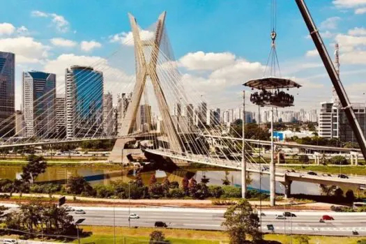 Dinner In The Sky está de volta à São Paulo com vista para a Ponte Estaiada