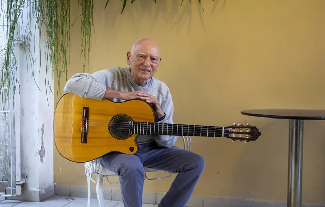 Dino Galvão Bueno celebra a Bossa Nova Paulista com show gratuito no Teatro Cacilda Becker