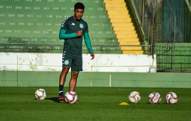 Guarani renova contrato com o lateral-direito Diogo Mateus até o fim de 2023