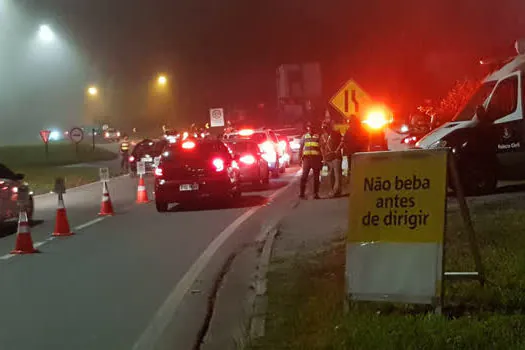 Programa Direção Segura autua 16 motoristas em Ribeirão Pires