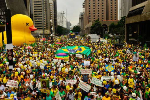 Do impeachment à tentativa de golpe, direita também passou a ocupar as ruas