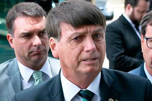 “O cara que entra na pilha da vacina, só a vacina, é um idiota útil”, disse Bolsonaro