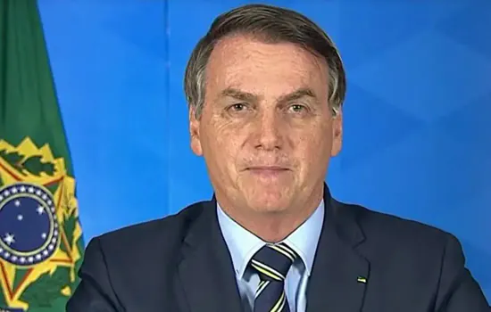 Bolsonaro diz que vai pedir ao MS isolamento só para idosos e pessoas com doenças