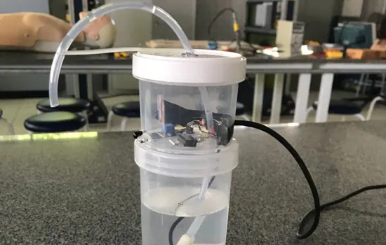 Universidade UNG desenvolve dispenser de álcool gel de baixo custo