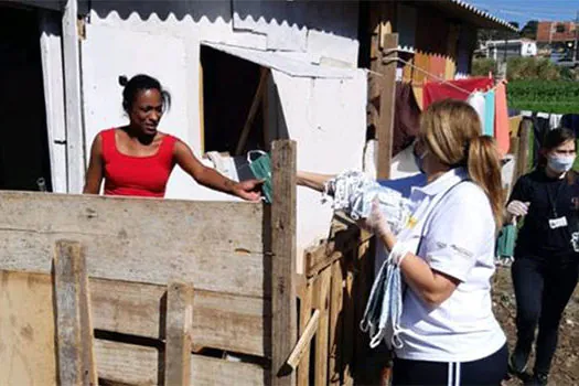 Projeto social bate a marca de meio milhão de máscaras produzidas