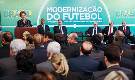 Dilma assina MP de refinanciamento das dívidas dos clubes e pede ‘modernização’