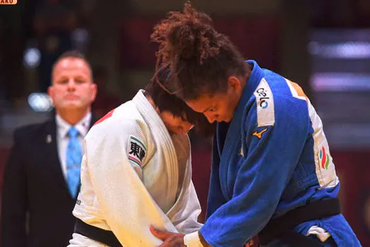 Felipe Kitadai e Rafaela Silva são ouro e Larissa Pimenta leva bronze em Baku