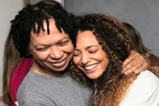 Djavan emociona protagonistas de ‘Vai na Fé’ em show: ‘Vocês são o Brasil na televisão’