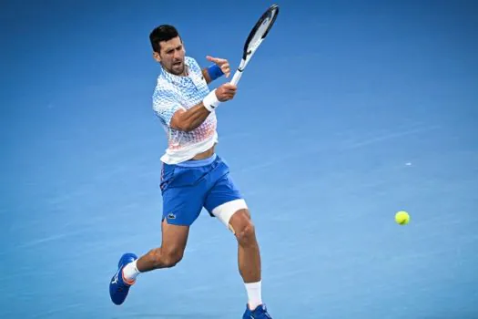 Djokovic faz seu melhor jogo, atropela De Minaur e vai às quartas na Austrália