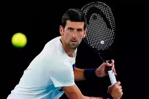 Djokovic vence Musetti em sua 1ª partida de 2022 durante estreia no ATP de Dubai