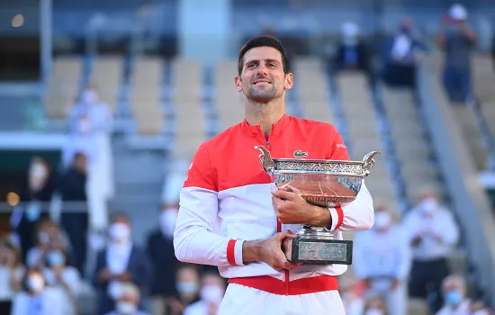 Djokovic vence Tsitsipas e é campeão de Roland Garros