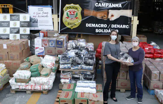 Policiais doam cestas básicas para a Campanha “Sua Fome me Incomoda”