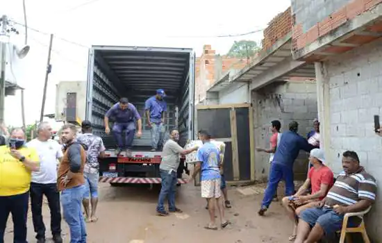 Santo André entrega doações a famílias prejudicadas pela forte chuva