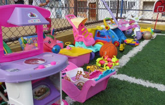 Brinquedos descartados nas Estações de Coleta levam alegria para crianças
