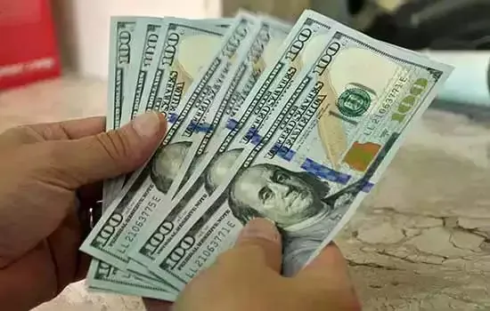 Dólar cai para R$ 5