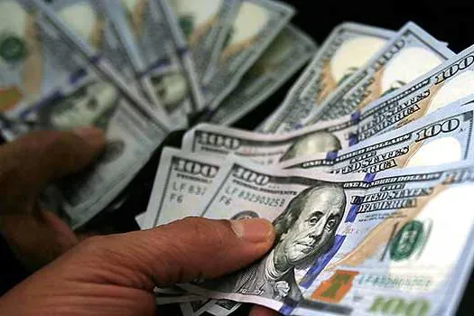 Gangorra: Após caos econômico, Bolsa brasileira abre com alta de mais de 10%; dólar cai