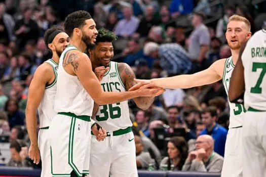 Doncic cai de rendimento e Mavericks perdem para os Celtics em noite de Tatum