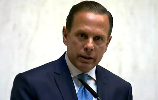 Doria embarca rumo a Davos em busca de investimentos