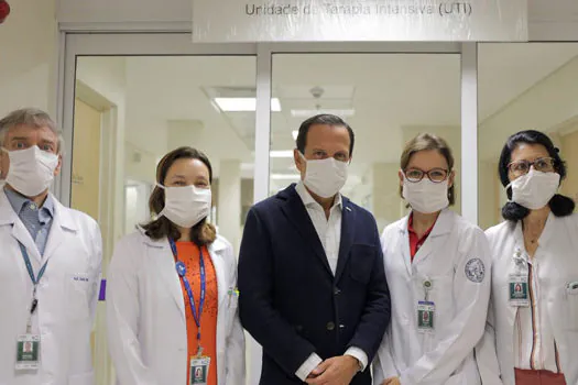 Doria entrega novos leitos de UTI no Hospital das Clínicas em São Paulo