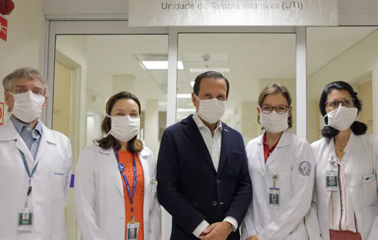 Doria entrega novos leitos de UTI no Hospital das Clínicas em São Paulo