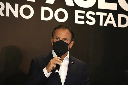 Doria repete indiretas a Bolsonaro e vê derrota de negacionistas e obscurantistas