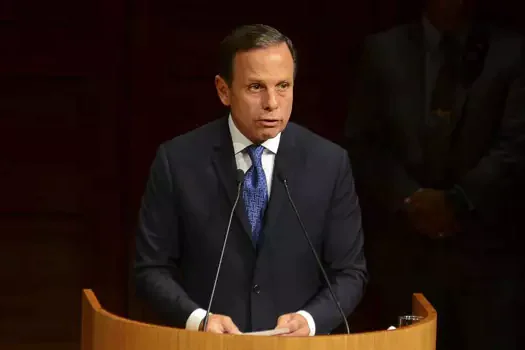 Doria sanciona lei que dá aumento de ao menos 10% a todos os servidores do Estado