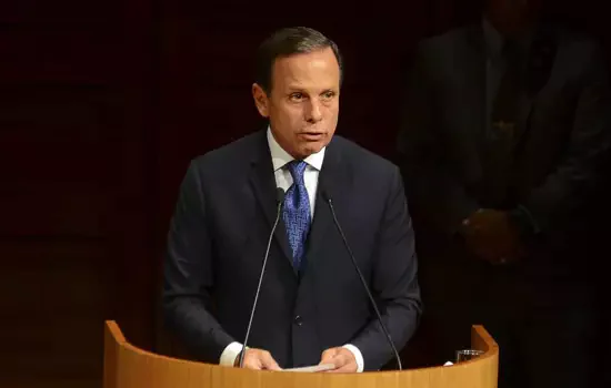 Doria sanciona lei que dá aumento de ao menos 10% a todos os servidores do Estado