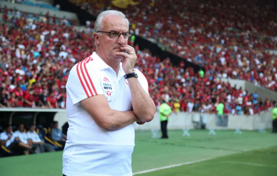 Dorival Júnior tem nome publicado no BID e está liberado para estrear no Flamengo