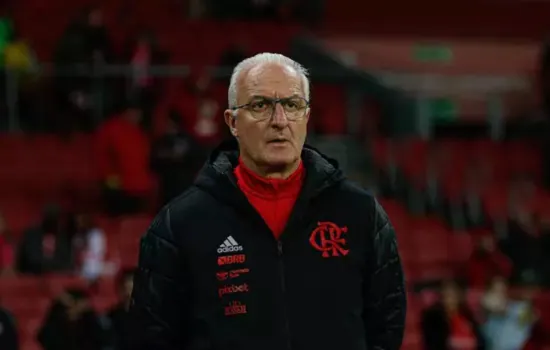 Dorival Jr pede mudança de comportamento no Flamengo após estreia com derrota