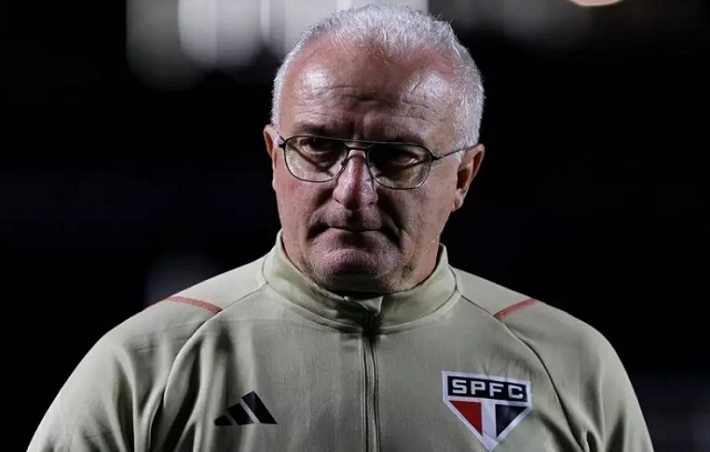 Dorival poupa Arboleda após falhas no clássico: ‘Erro no futebol é coletivo’