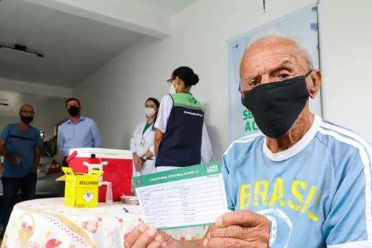 São Bernardo antecipa aplicação da 4ª dose em idosos de 80 anos ou mais