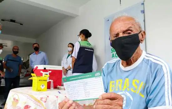 São Bernardo antecipa aplicação da 4ª dose em idosos de 80 anos ou mais