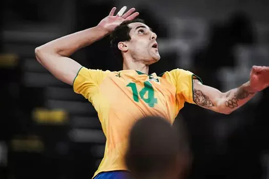 Douglas Souza continuará jogando vôlei em clubes e relata luta contra a depressão