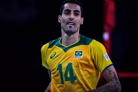 Douglas Souza deixa seleção brasileira de vôlei para cuidar da saúde mental