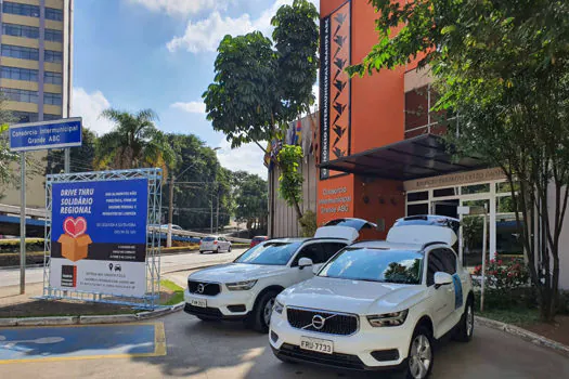 Drive Thru Solidário Regional arrecada 2,5 toneladas de alimentos e material de higiene