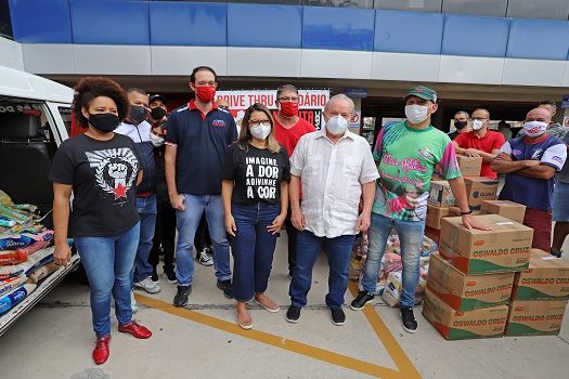 Metalúrgicos do ABC arrecadam 20 toneladas em doações no Drive Thru Solidário