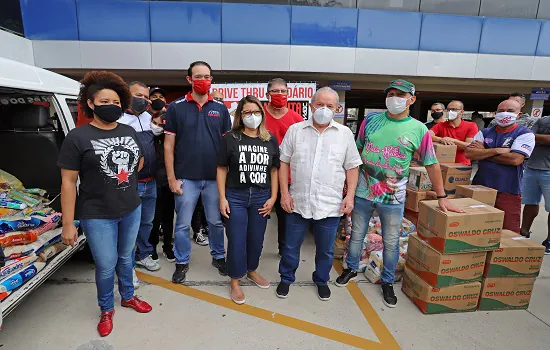 Metalúrgicos do ABC arrecadam 20 toneladas em doações no Drive Thru Solidário